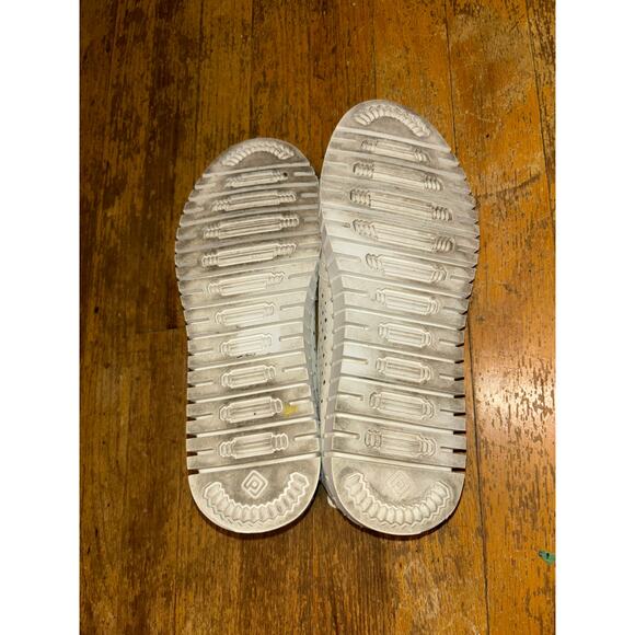 Dream Pairs White Slip-On Shoes - 7 - Picture 9 of 9